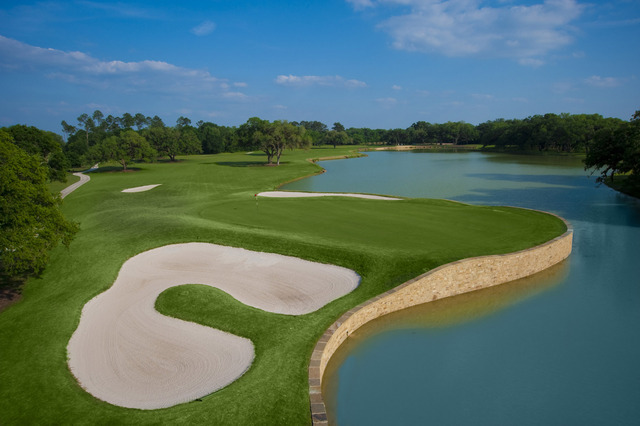 Houston Oaks Country Club - No. 18