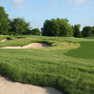 Old American GC: the bunkering on the par-4 13th