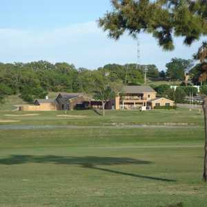 Mountain Valley CC: #18 & clubhouse