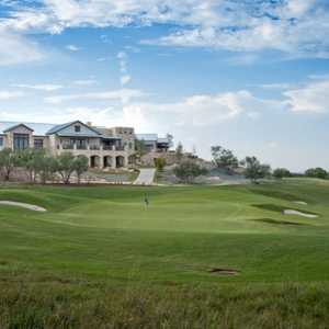 Cordillera Ranch GC: clubhouse & green